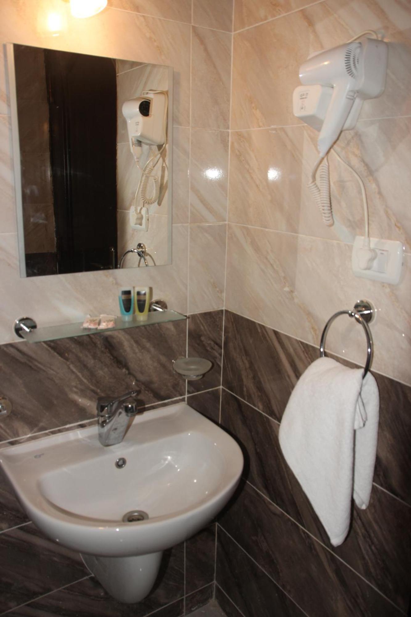 Farida Pyramids Boutique Hotel Kafret el-Gabal المظهر الخارجي الصورة